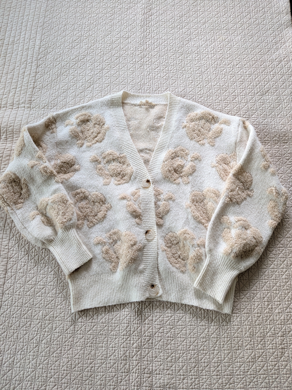 Mystree Chunky Floral Pattern Cream Cardigan Sweater